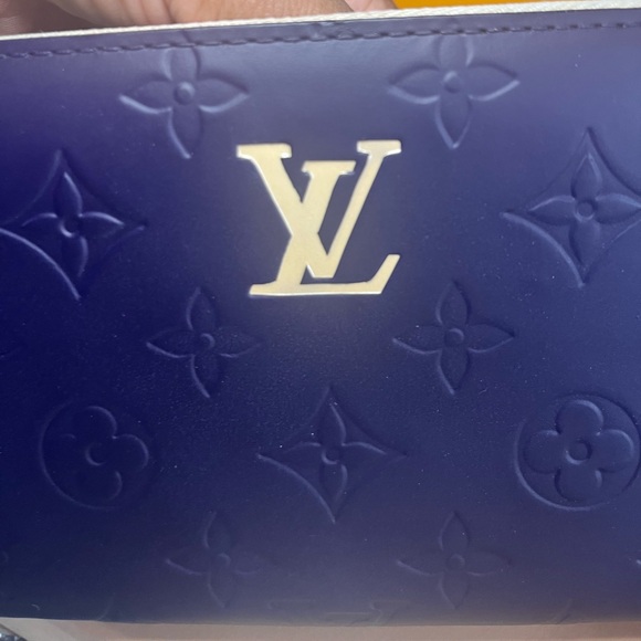 Authentic Louis Vuitton Matte Vernis Zippy Wallet - Picture 13 of 16